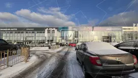 Автосалон, шоурум 2050 м2 с ЗУ Автосалон, шоурум 2050 м2 с ЗУ