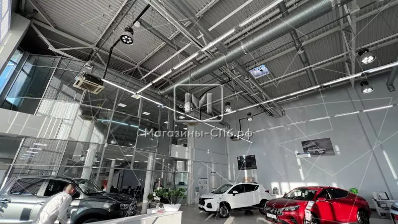 Автосалон, шоурум 2050 м2 с ЗУ 98. Фото объекта