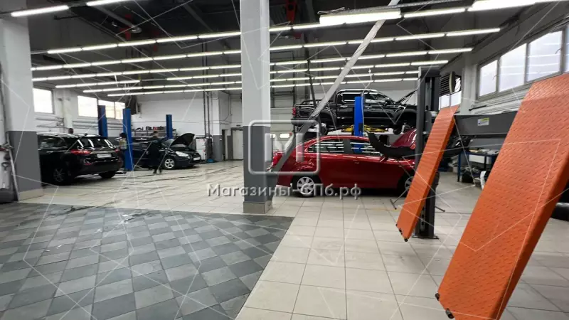 Автосалон, шоурум 2050 м2 с ЗУ 98. Фото объекта