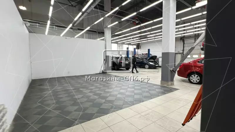 Автосалон, шоурум 2050 м2 с ЗУ 98. Фото объекта