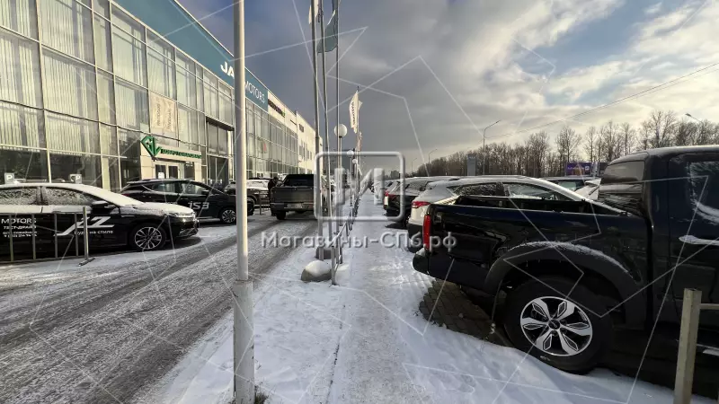 Автосалон, шоурум 2050 м2 с ЗУ 98. Фото объекта