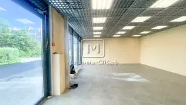 30 м2 с огромными витринами 30 м2 с огромными витринами