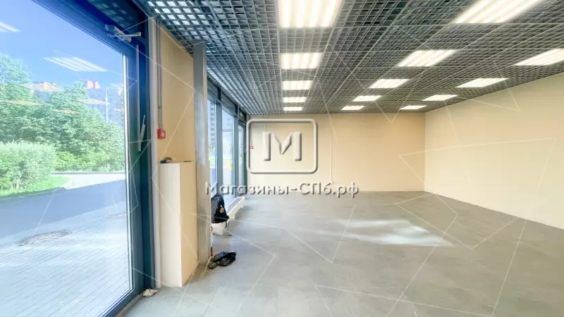 30 м2 с огромными витринами 98. Фото объекта