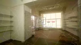 У входа в метро Невский пр У входа в метро Невский пр