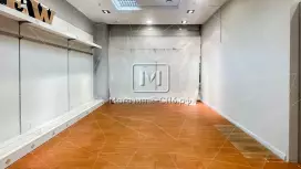 Торговое 44м2 рядом со входом (можно сделать воду) Торговое 44м2 рядом со входом (можно сделать воду)