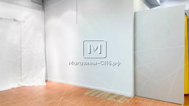 Торговое 44м2 рядом со входом (можно сделать воду) 98. Фото объекта