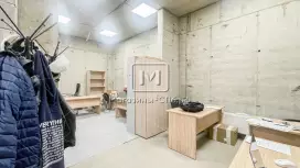 Помещение 106 м2, 1 эт, витрины
