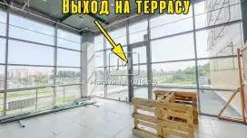 Светлое помещение с выходом на террасу Светлое помещение с выходом на террасу