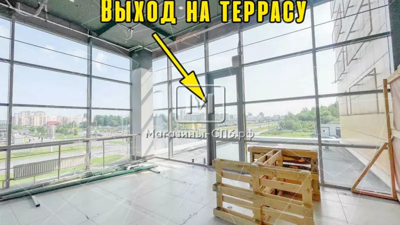 Светлое помещение с выходом на террасу 98. Фото объекта