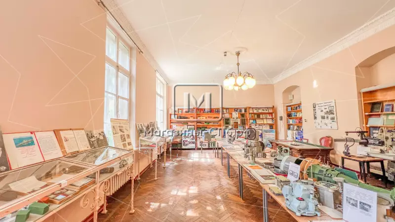 Офис / шоурум у входа в БЦ 408м 98. Фото объекта