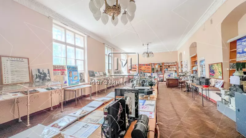 Офис / шоурум у входа в БЦ 408м 98. Фото объекта