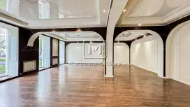 Офис/галерея/торговое 185 м2, 1 эт