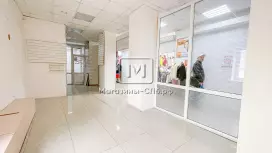 У метро в ТЦ, на выбор от 15-50метров 2этаж