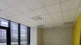 Торговое,52,4м2,витрины,высокие потолки.С ремонтом Торговое,52,4м2,витрины,высокие потолки.С ремонтом