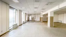 Аренда торгового помещения 365 кв.метров, 1 этаж