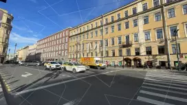 Под шоурум, витрины 177 кв.метров, 1 этаж Под шоурум, витрины 177 кв.метров, 1 этаж