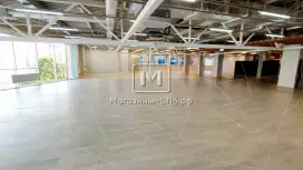 Отдел в мебельном центре 244 м2, витрины на улицу
