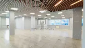 Отдел в мебельном центре 244 м2, витрины на улицу