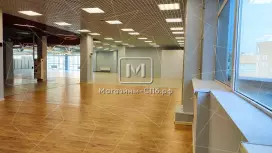 Отдел в мебельном центре 244 м2, витрины на улицу