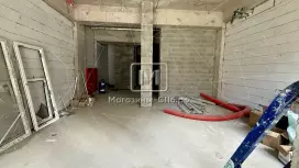 Помещение с витринами и входом с улицы