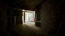 Помещение с витринами и входом с улицы