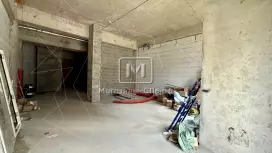 Помещение с витринами и входом с улицы