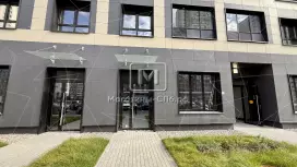 Помещение с витринами и входом с улицы