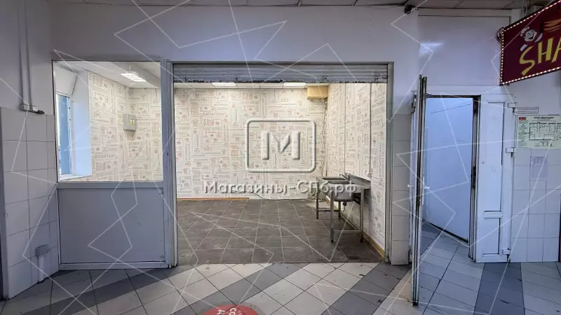 Помещение 18.6м2, 1 этаж., у входа в ТЦ. У метро 98. Фото объекта