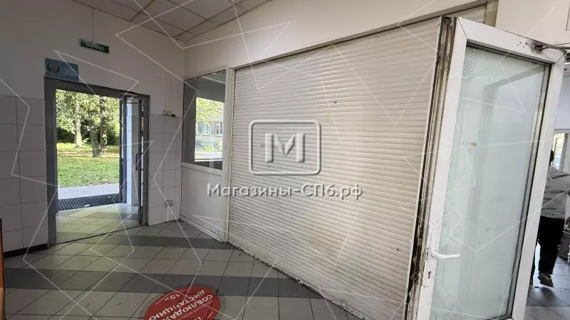 Помещение 18.6м2, 1 этаж., у входа в ТЦ. У метро 98. Фото объекта