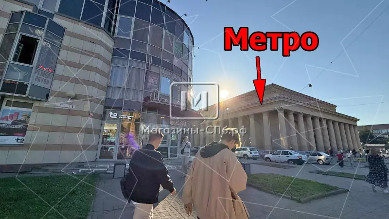 Помещение 18.6м2, 1 этаж., у входа в ТЦ. У метро 98. Фото объекта
