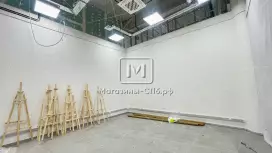 Отдел в новом ТРК, высокий потолок Отдел в новом ТРК, высокий потолок