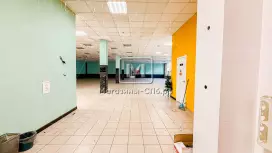 Торговая площадь 463 м2, окна на фасад Торговая площадь 463 м2, окна на фасад
