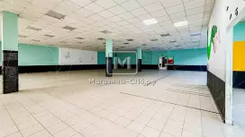 Торговая площадь 463 м2, окна на фасад Торговая площадь 463 м2, окна на фасад