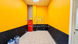 Торговая площадь 463 м2, окна на фасад Торговая площадь 463 м2, окна на фасад