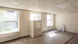 Универсальное у метро Удельная