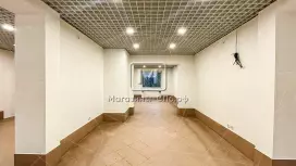 Супер проходное, сразу у метро