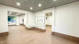 Супер проходное, сразу у метро