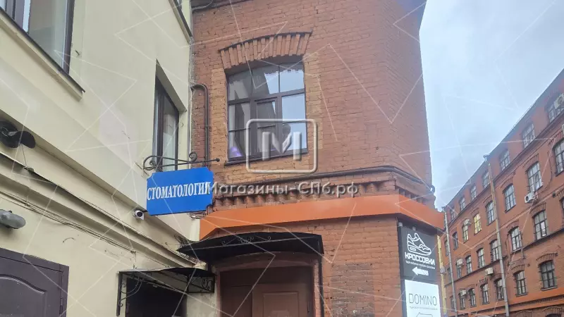 Аренда торгового помещения 133.5 кв.метров, 1 этаж 98. Фото объекта