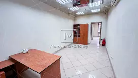 у метро 114 м  без комиссий вход с фасада