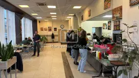 Под кафе/столовую в окружении трех БЦ