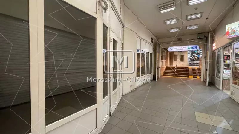 Аренда 61.3 м у входа в метро 98. Фото объекта