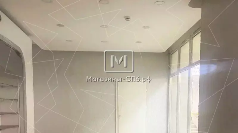 Аренда 61.3 м у входа в метро 98. Фото объекта