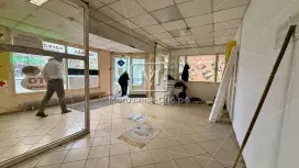 Аренда торгового помещения 18.7 кв.метров, 1 этаж Аренда торгового помещения 18.7 кв.метров, 1 этаж