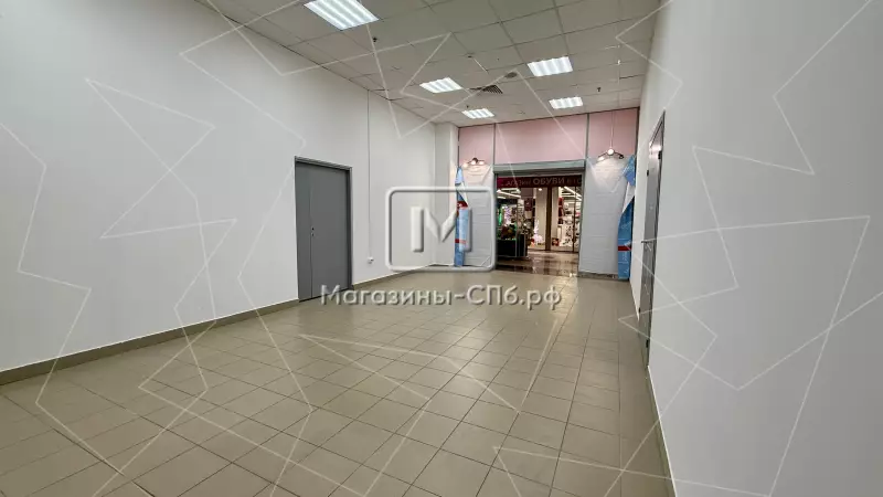 Аренда помещения 40,3 м2 в большом ТЦ 98. Фото объекта