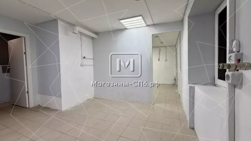 Аренда 185.6м2,отд.вход,парковка.Под склад/магазин 98. Фото объекта