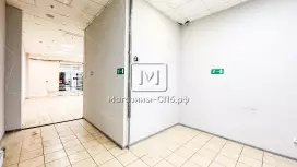 У метро: 1 этаж. Витрина, ремонт