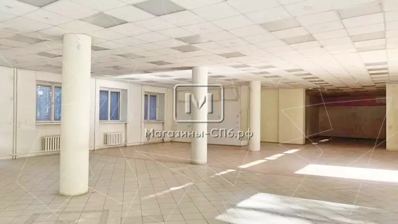 Торговое 348 м2, высокий трафик. Витрины, 1эт 98. Фото объекта