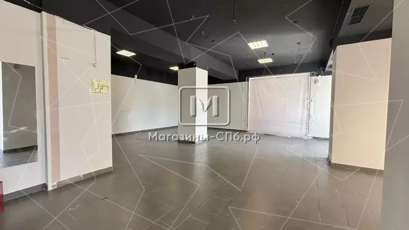 У метро, 112 м2, хороший трафик 98. Фото объекта