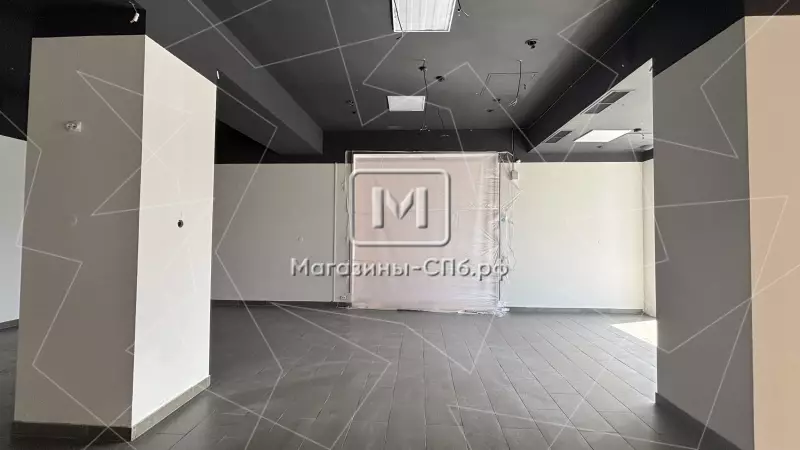 У метро, 112 м2, хороший трафик 98. Фото объекта