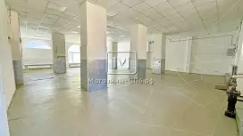 Огромные витрины, 190 м2